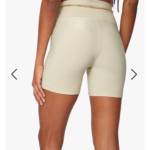 We Wore What Chain Biker Shorts Khaki - Picture 3 of 4